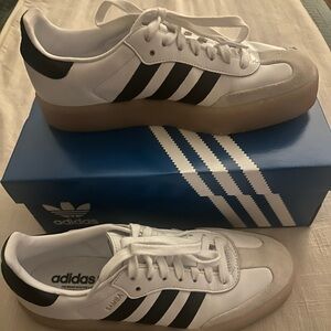 Adidas Sambas sz 9